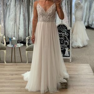 NEW Maggie Sottero wedding dress